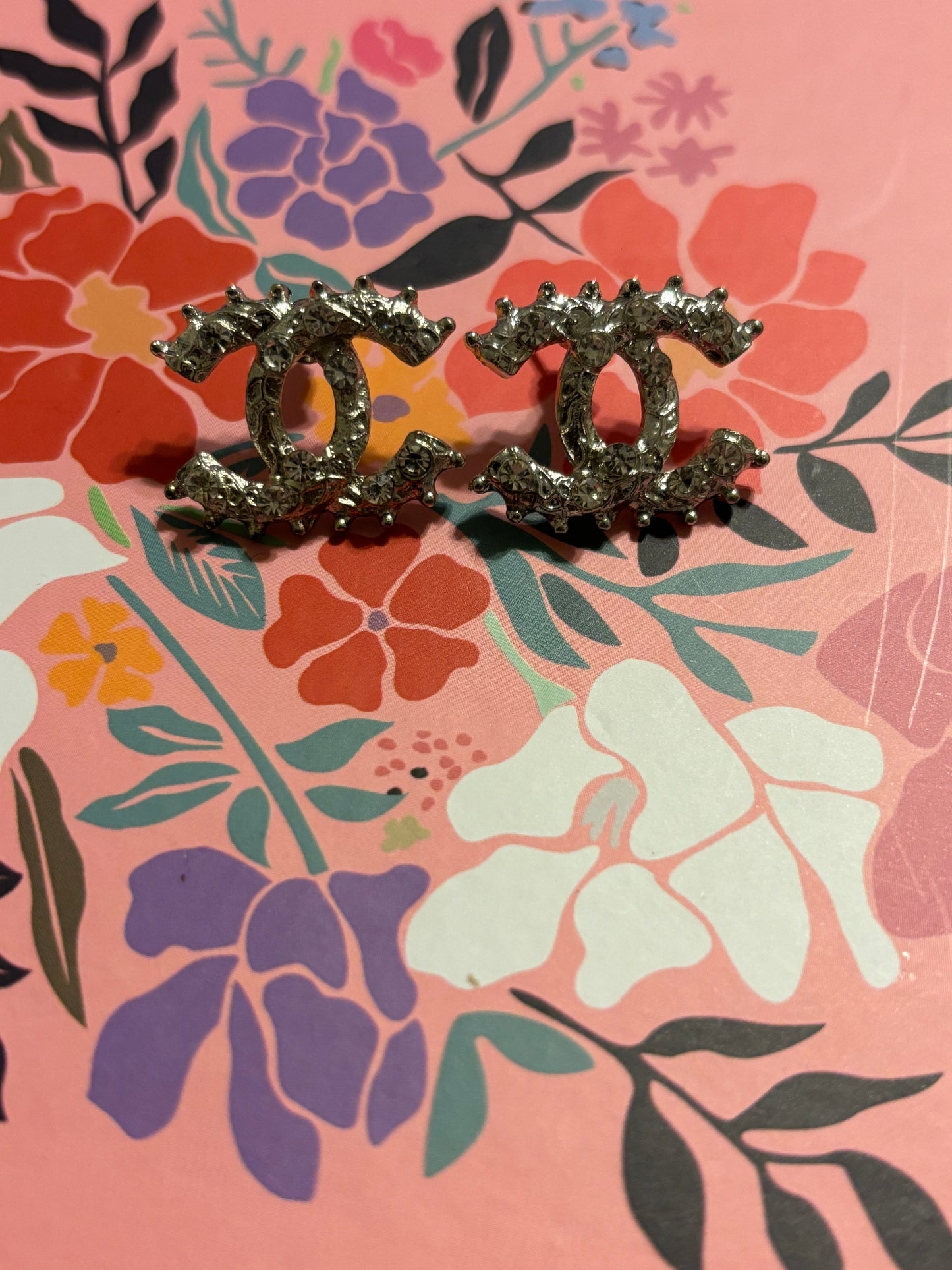 Fashionable Cc silver earrings