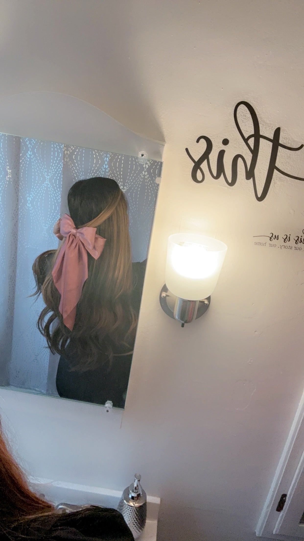Elegant light pink bow