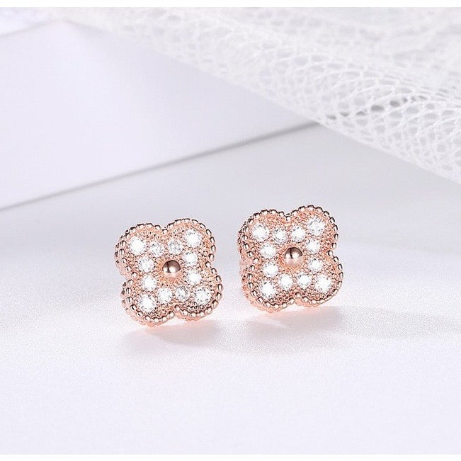 Elegant shiny four leaf clover earrings