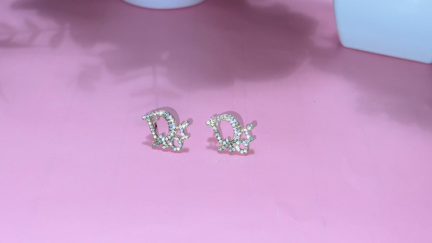 Gold dio shinny earrings
