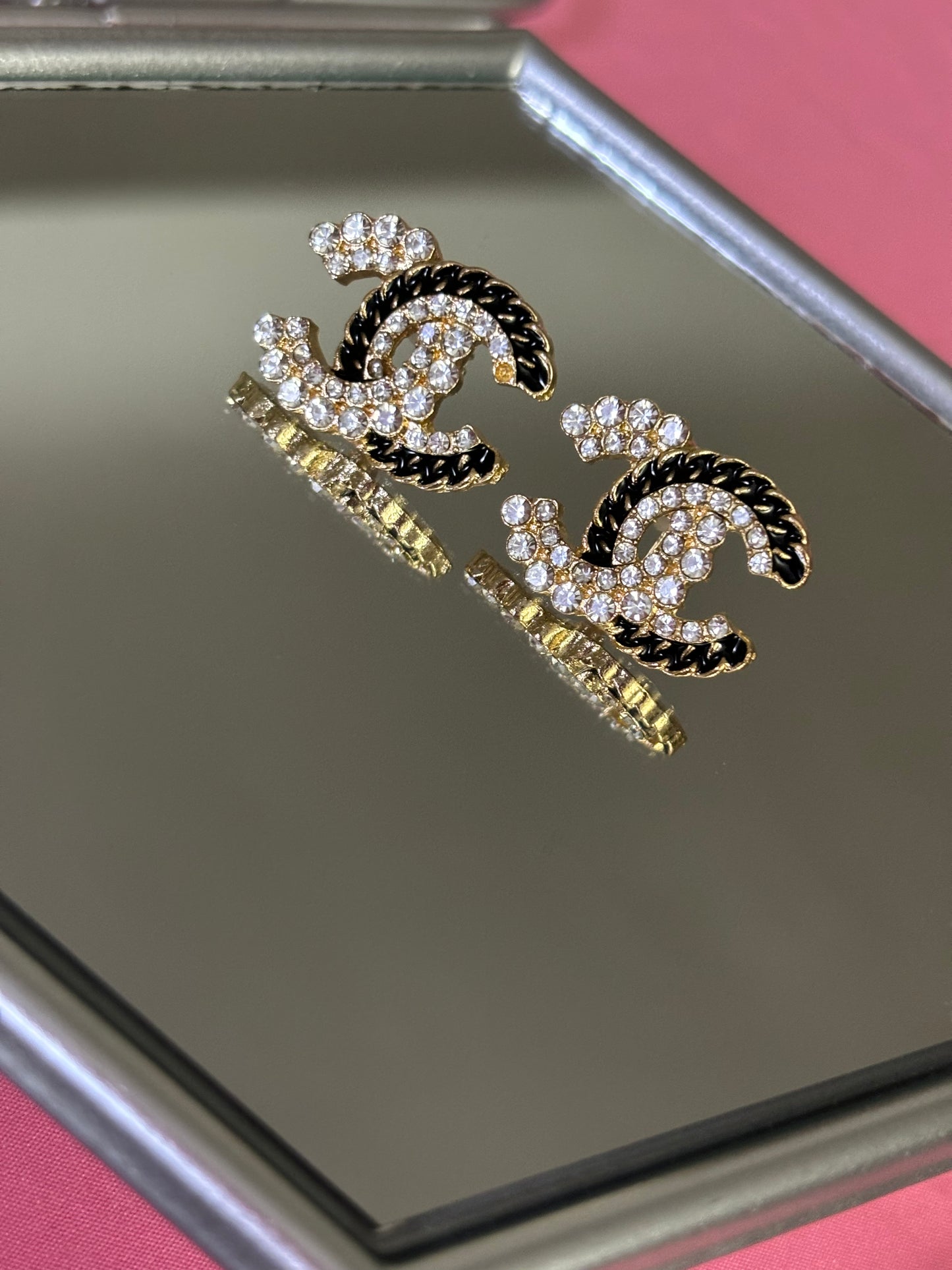 I want black and gold Cc