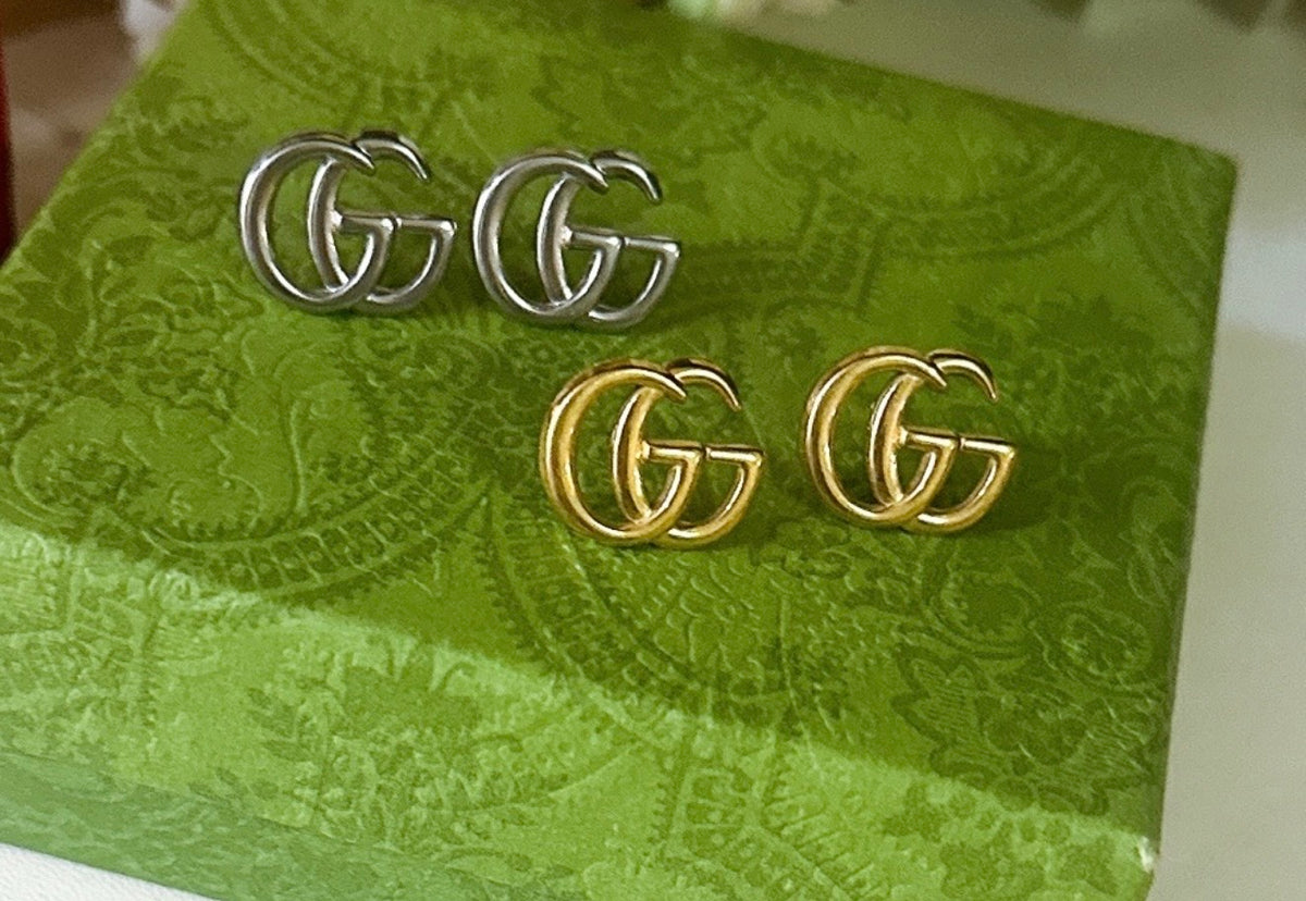 Simple Gg earrings for everyday