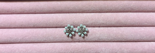 Tori small pearl earrings