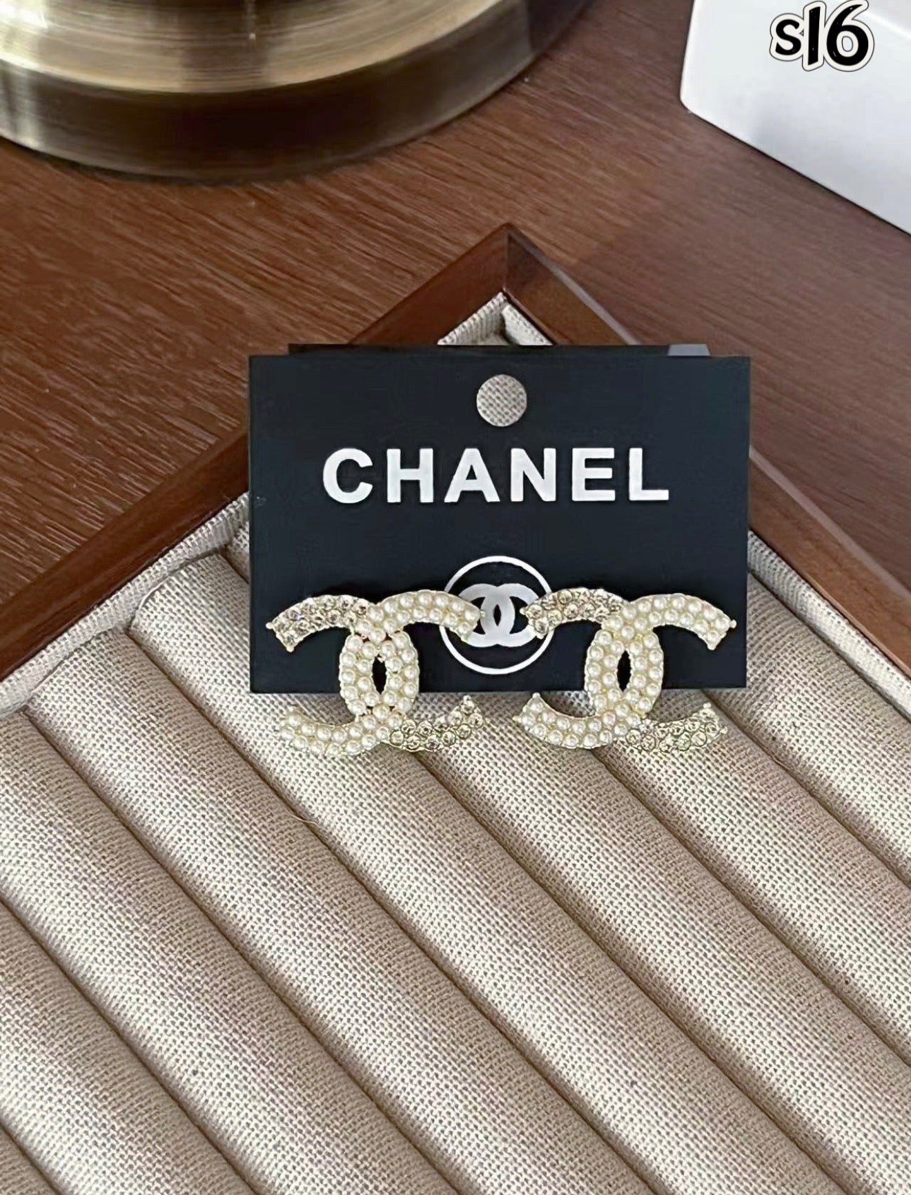 Pearl & bling Cc earrings