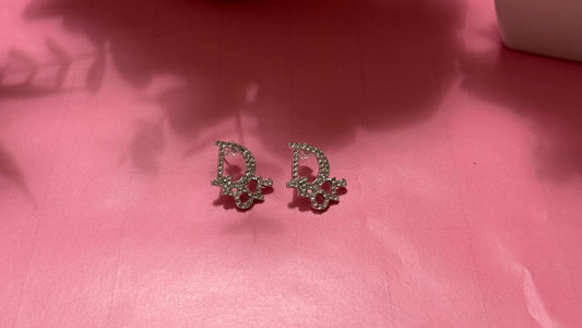 Silver dio shinny earrings