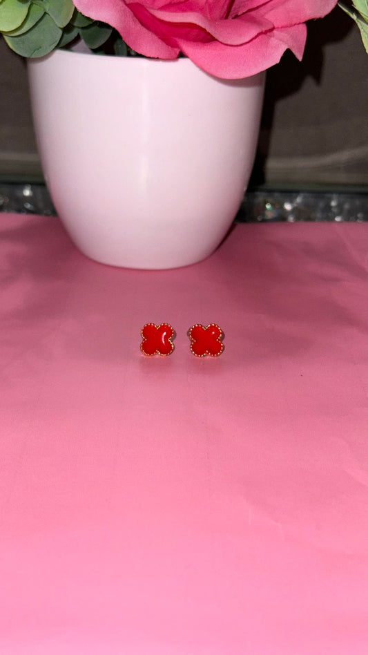 Red medium clover earrings